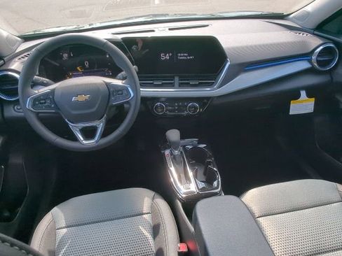 New 2026 Chevrolet Trax LT w/ LT Convenience Package FWD image 13