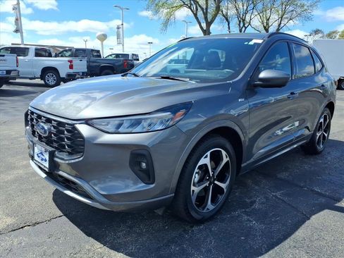Used 2023 Ford Escape ST-Line Select w/ Tech Pack #2 AWD/4WD image 3