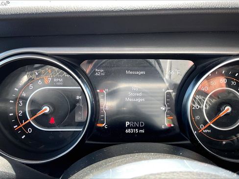 Used 2021 Jeep Wrangler Unlimited Sahara w/ Cold Weather Group AWD/4WD image 24