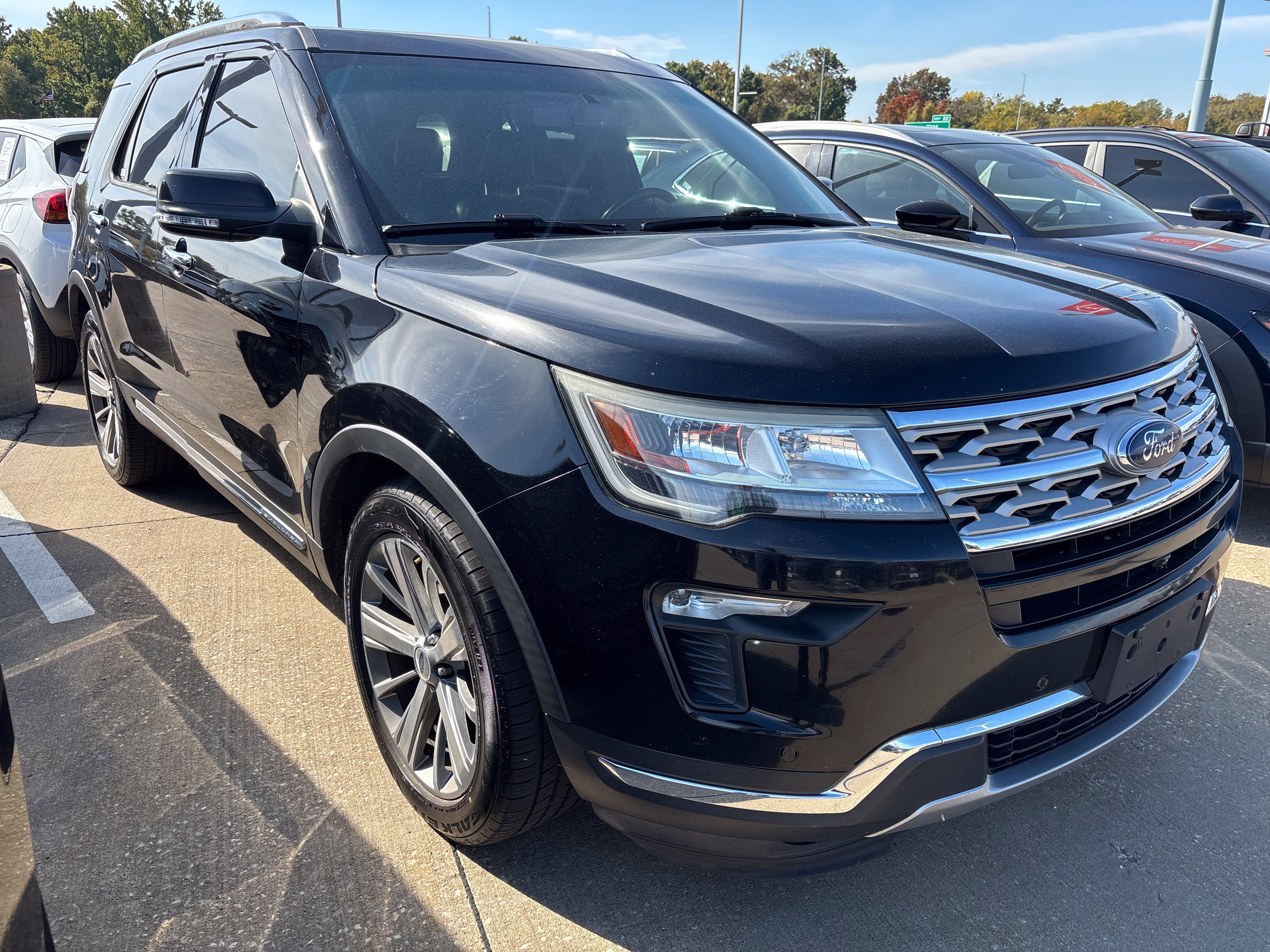 Used 2018 Ford Explorer Limited FWD image 3
