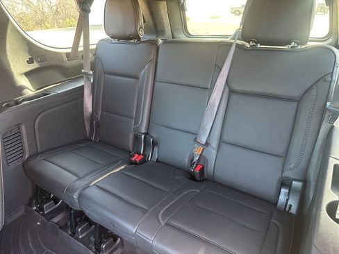 Used 2022 GMC Yukon XL Denali image 37