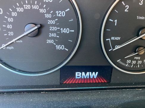 Used 2015 BMW 320i Sedan RWD image 4