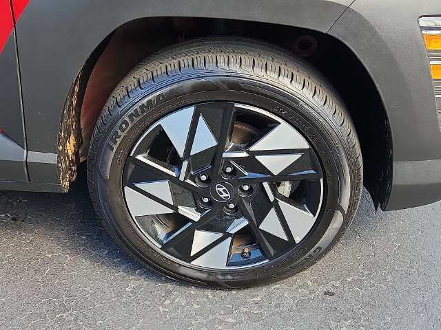 Used 2025 Hyundai Kona SEL AWD/4WD image 8