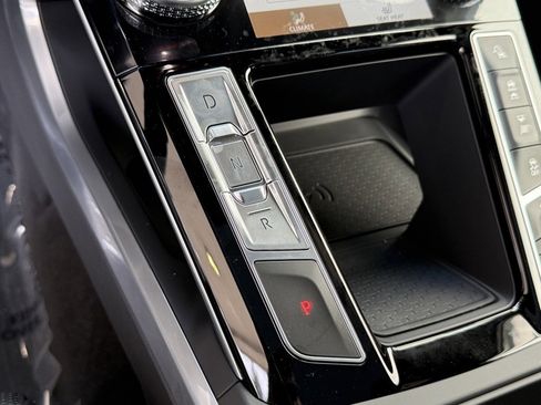New 2024 Jaguar I-PACE R-Dynamic HSE image 20