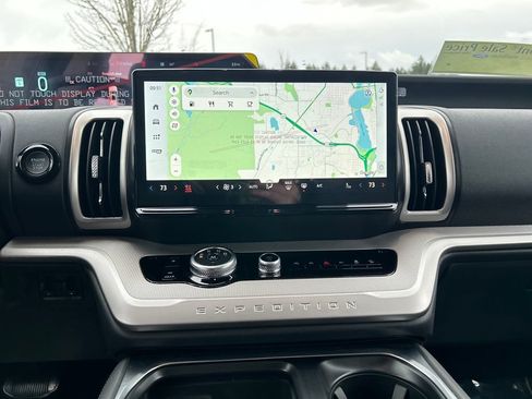 New 2026 Ford Expedition Active image 24