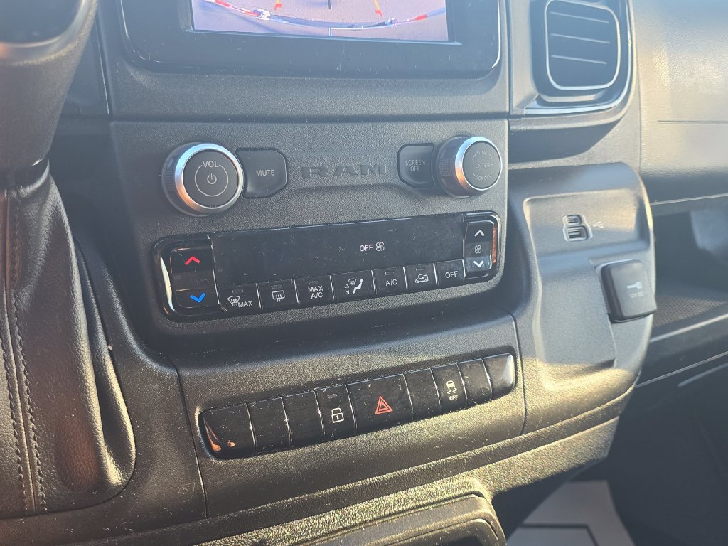 Used 2025 RAM ProMaster 2500 w/ U-Haul Equipment Group FWD image 27