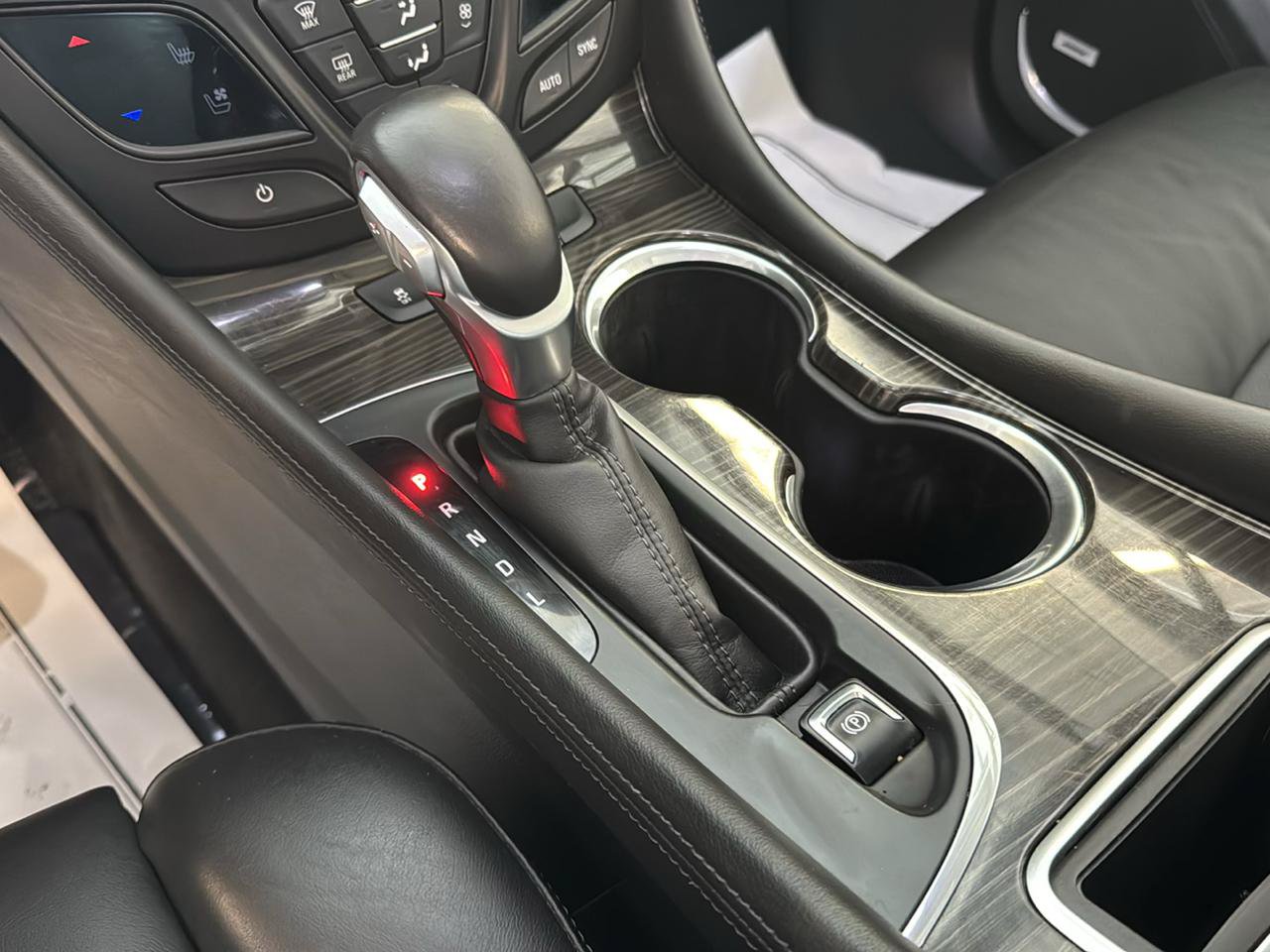 Used 2019 Buick Envision Premium w/ Driver Confidence Package AWD/4WD image 19