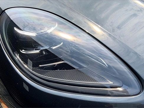 New 2025 Porsche Macan image 18