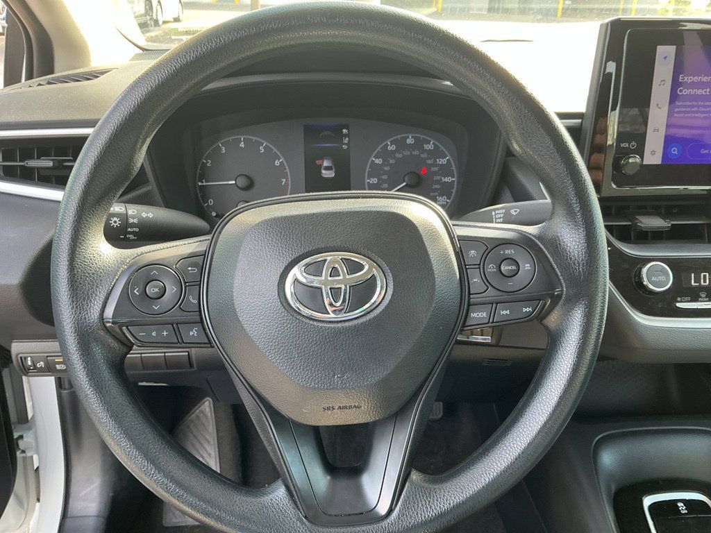 Used 2025 Toyota Corolla LE FWD image 20