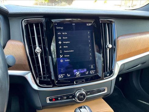 Used 2017 Volvo S90 T6 Inscription w/ Vision Package image 38