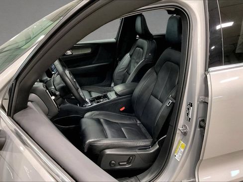 Certified 2023 Volvo XC40 B5 Plus w/ Driver Assist Package AWD/4WD image 21