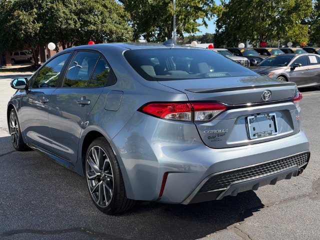 Used 2022 Toyota Corolla SE w/ SE Premium Package FWD image 6