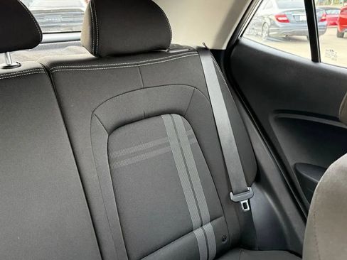 Used 2021 Hyundai Venue SEL w/ Premium Package image 27