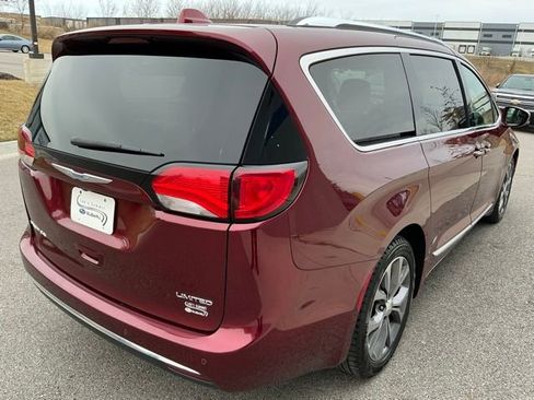 Used 2018 Chrysler Pacifica Limited w/ Tire & Wheel Group image 7