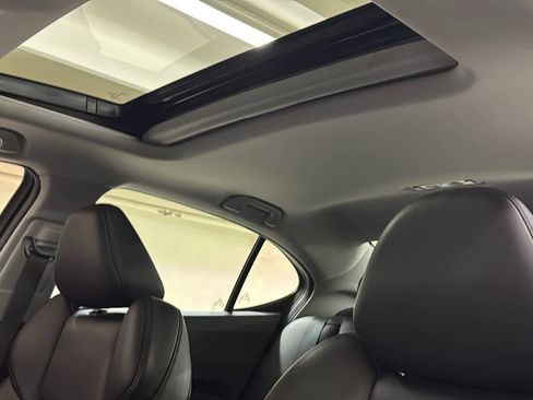 Used 2015 Acura TLX V6 w/ Technology Package image 25