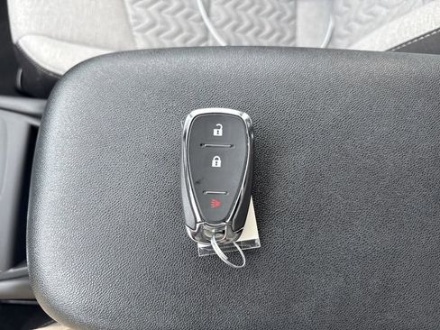 Used 2023 Chevrolet Equinox LS image 22