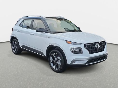 New 2026 Hyundai Venue SEL FWD image 3