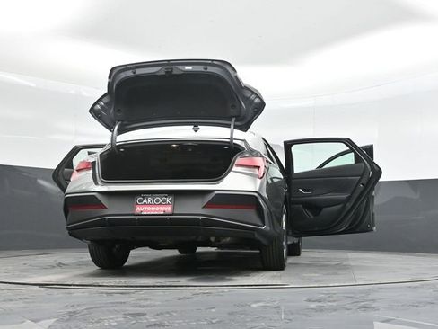 Used 2024 Hyundai Elantra SEL image 45