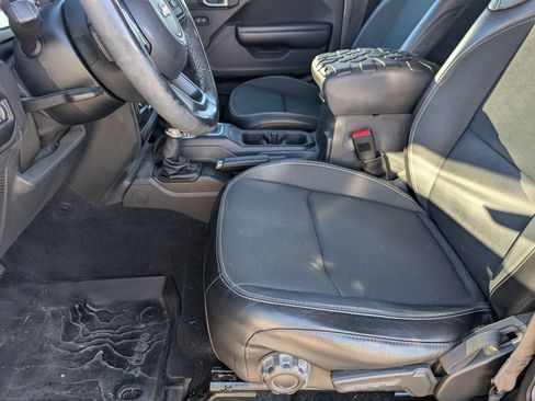 Used 2020 Jeep Wrangler Unlimited Sport image 3