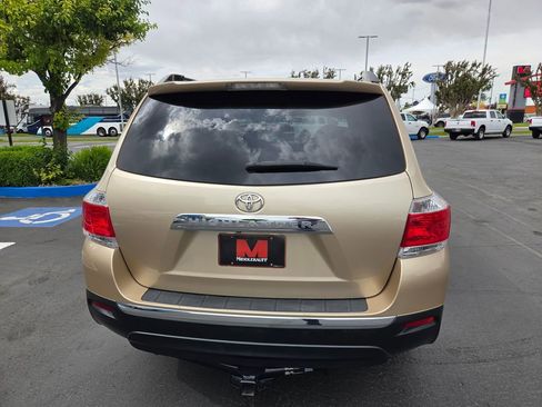 Used 2013 Toyota Highlander FWD image 4