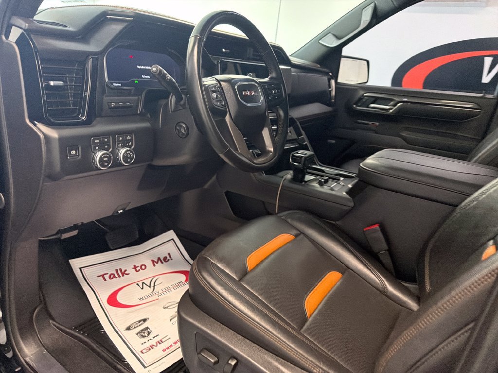 Used 2025 GMC Sierra 1500 AT4 w/ AT4 Premium Package AWD/4WD image 11