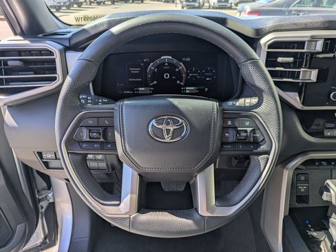 Used 2025 Toyota Sequoia SR5 AWD/4WD image 20