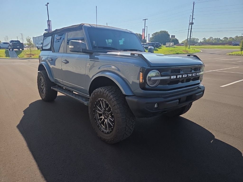 Used 2023 Ford Bronco Outer Banks AWD/4WD image 2