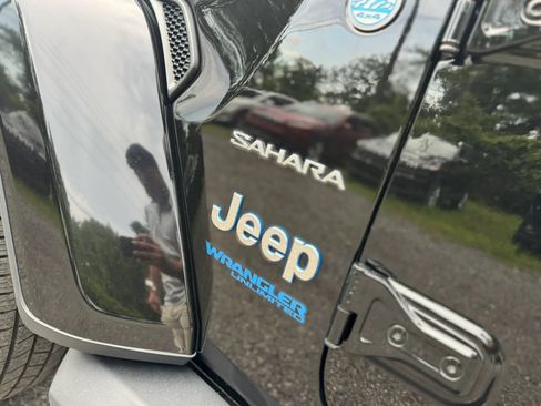 Used 2021 Jeep Wrangler Unlimited Sahara w/ Cold Weather Group AWD/4WD image 10