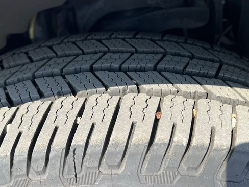 Used 2021 Ford Expedition XLT image 11