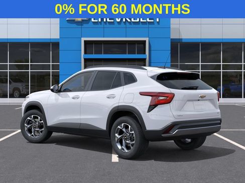New 2026 Chevrolet Trax LT w/ LT Convenience Package FWD image 3