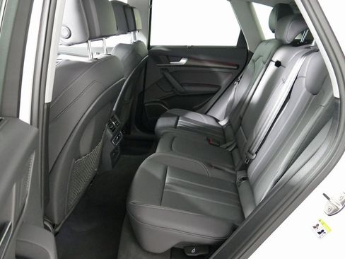 Certified 2025 Audi Q5 2.0T Premium Plus image 32