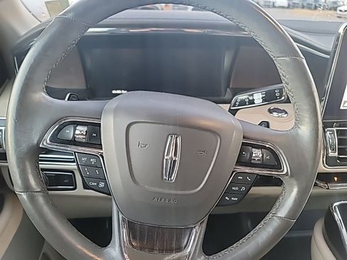 Used 2019 Lincoln Navigator L Reserve image 18