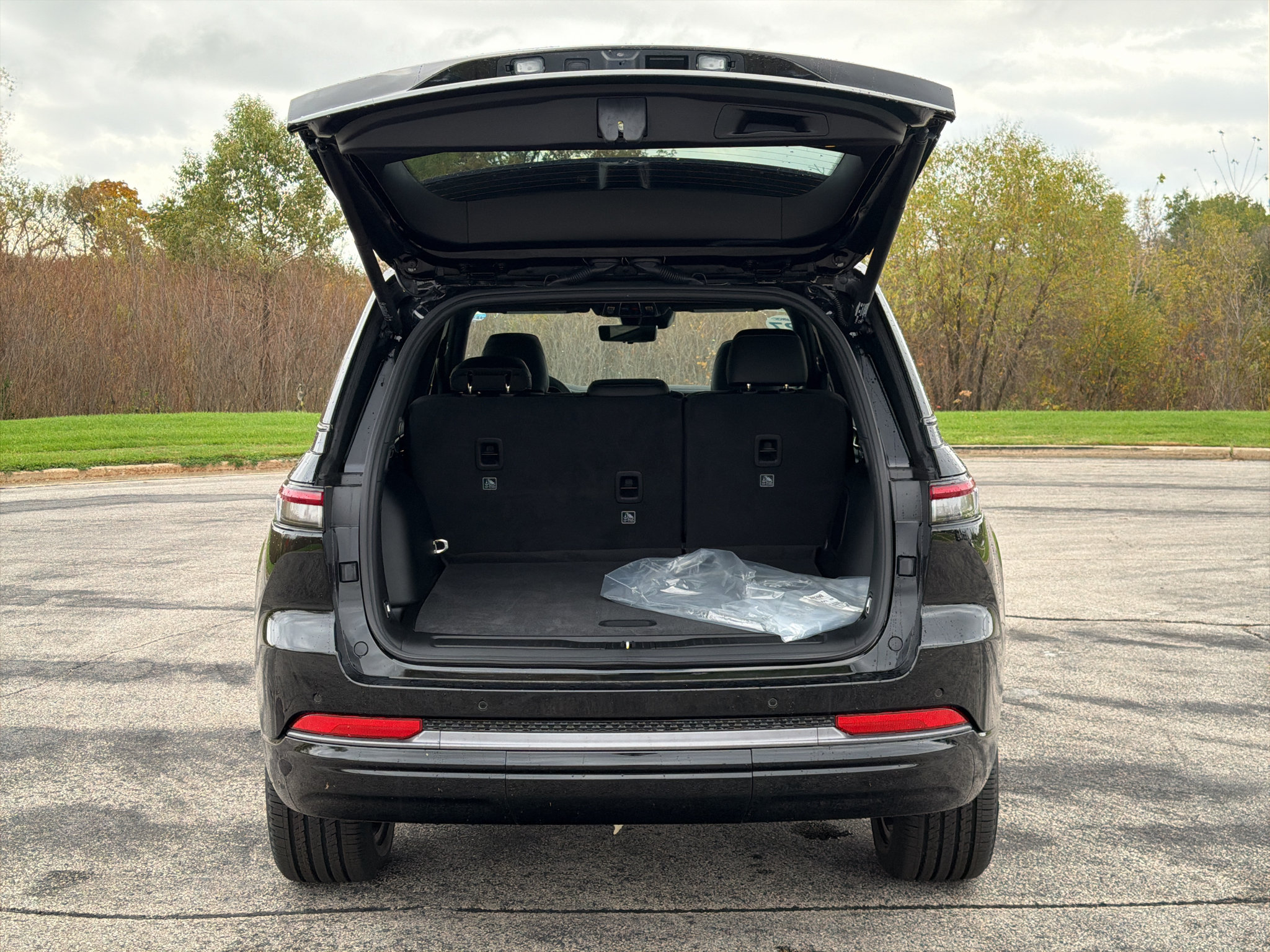 New 2027 Jeep Grand Cherokee Limited AWD/4WD image 38