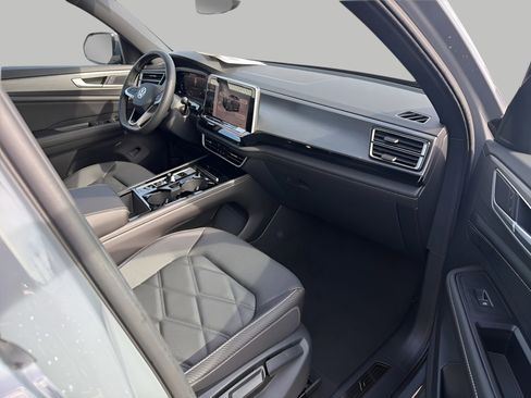 New 2026 Volkswagen Atlas Cross Sport SE AWD/4WD image 10