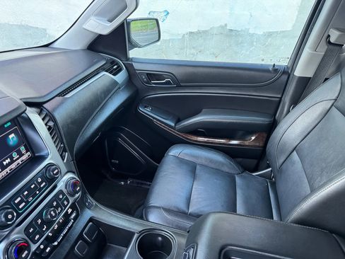 Used 2019 Chevrolet Suburban LT image 15