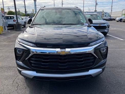 New 2026 Chevrolet TrailBlazer LT w/ LT Cold Weather Package FWD image 2