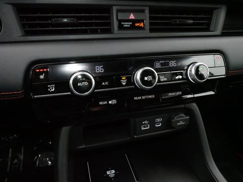 Certified 2025 Honda Pilot TrailSport image 23