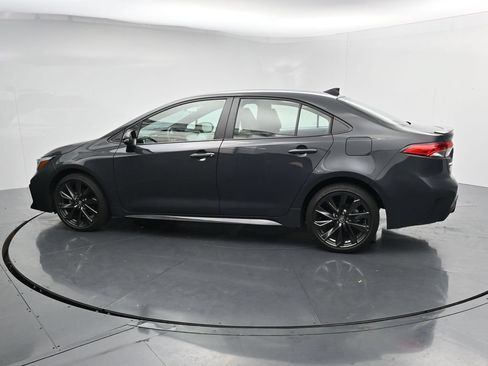 Used 2025 Toyota Corolla SE FWD image 5