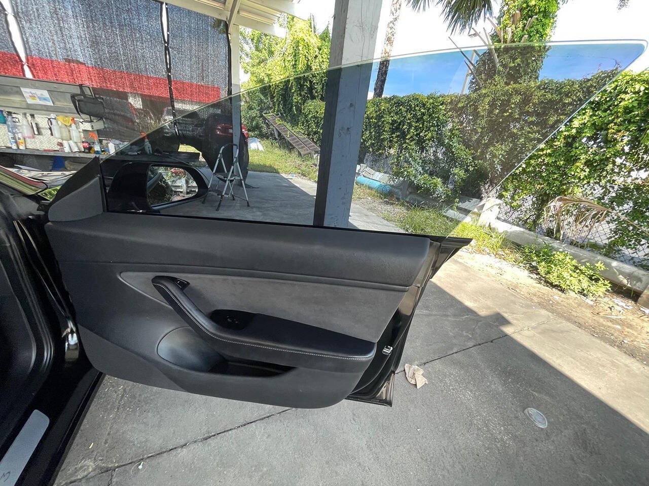Used 2018 Tesla Model 3 Long Range RWD image 16