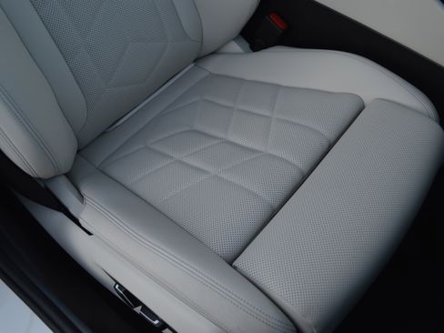 Used 2026 BMW 530i 530i w/ M Sport Package image 39