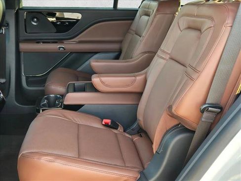 New 2026 Lincoln Aviator Reserve image 16