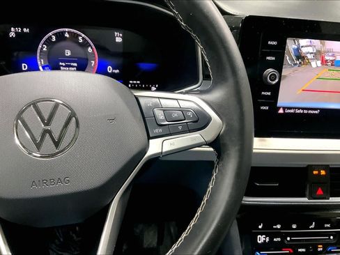 Used 2025 Volkswagen Taos SE AWD/4WD image 25