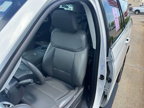Used 2025 Ford Expedition Active AWD/4WD image 27