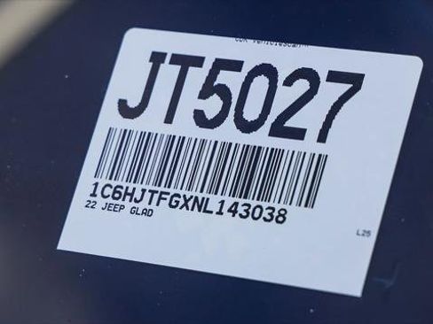 Certified 2022 Jeep Gladiator Overland w/ Trailer Tow Package image 29