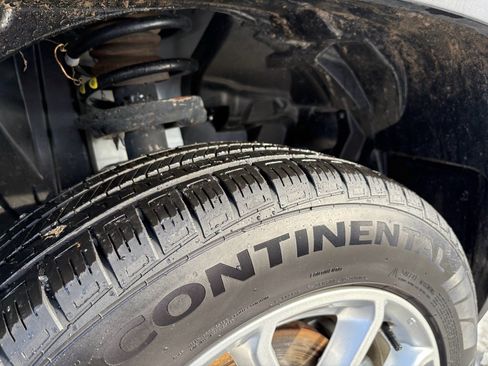 Used 2023 Jeep Renegade Limited image 6