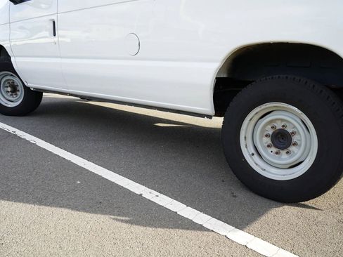 Used 2013 Ford E-150 and Econoline 150 image 6