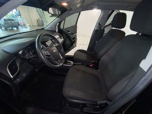 Used 2019 Chevrolet Trax LS w/ Tint and Cruise Package FWD image 24