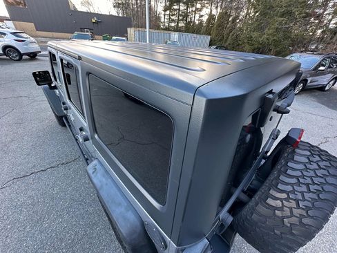 Used 2016 Jeep Wrangler Unlimited Rubicon image 20