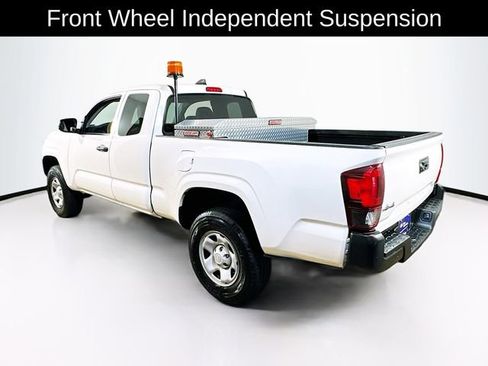 Used 2022 Toyota Tacoma SR AWD/4WD image 5