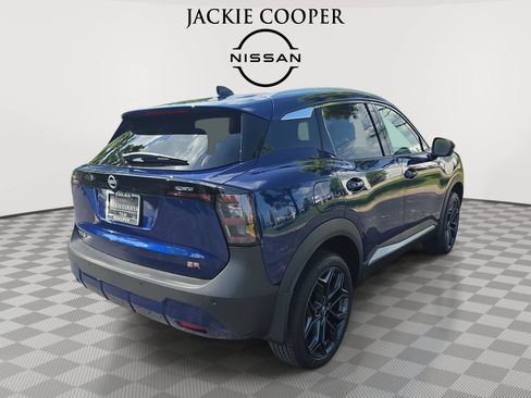 New 2026 Nissan Kicks SR w/ SR Premium Package FWD image 5